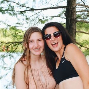 Meet your Posher, Isabel